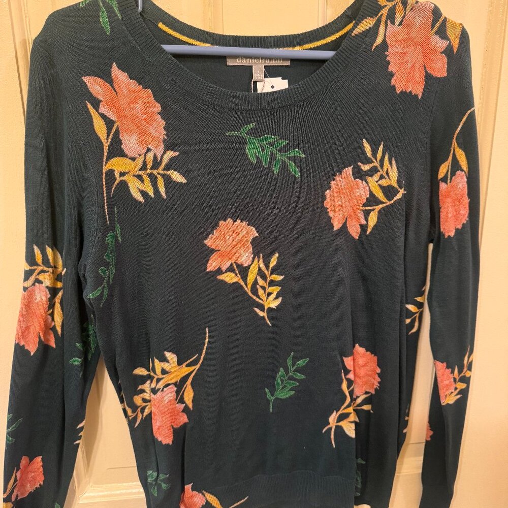 Small, Daniel Rainn sweater, never worn.